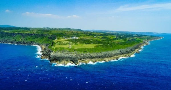 ★3/3、3/10出発★ 【大人の休息 島旅】岡山桃太郎空港発着 心と生命にやさしい世界自然遺産の島 『徳之島』 と 大自然と絶景の島『沖永良部島』3日間1